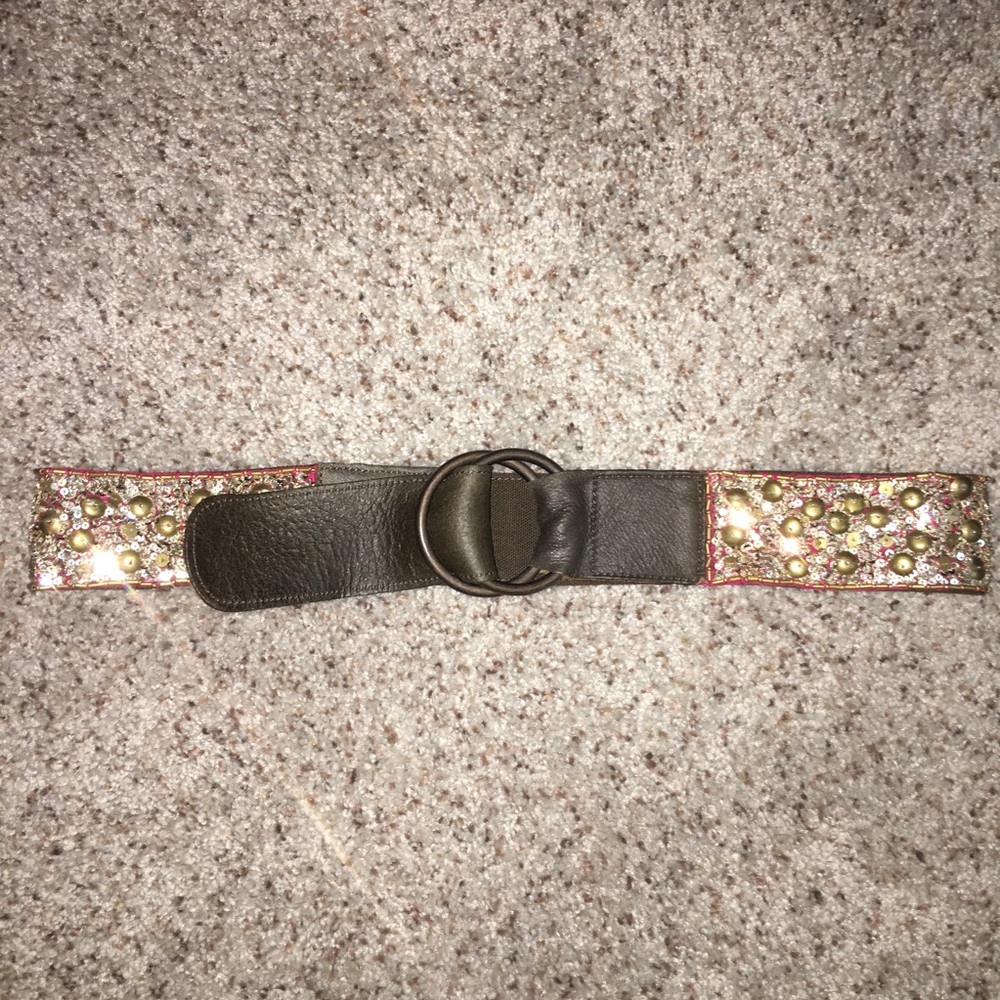 Sequence adjustable belt